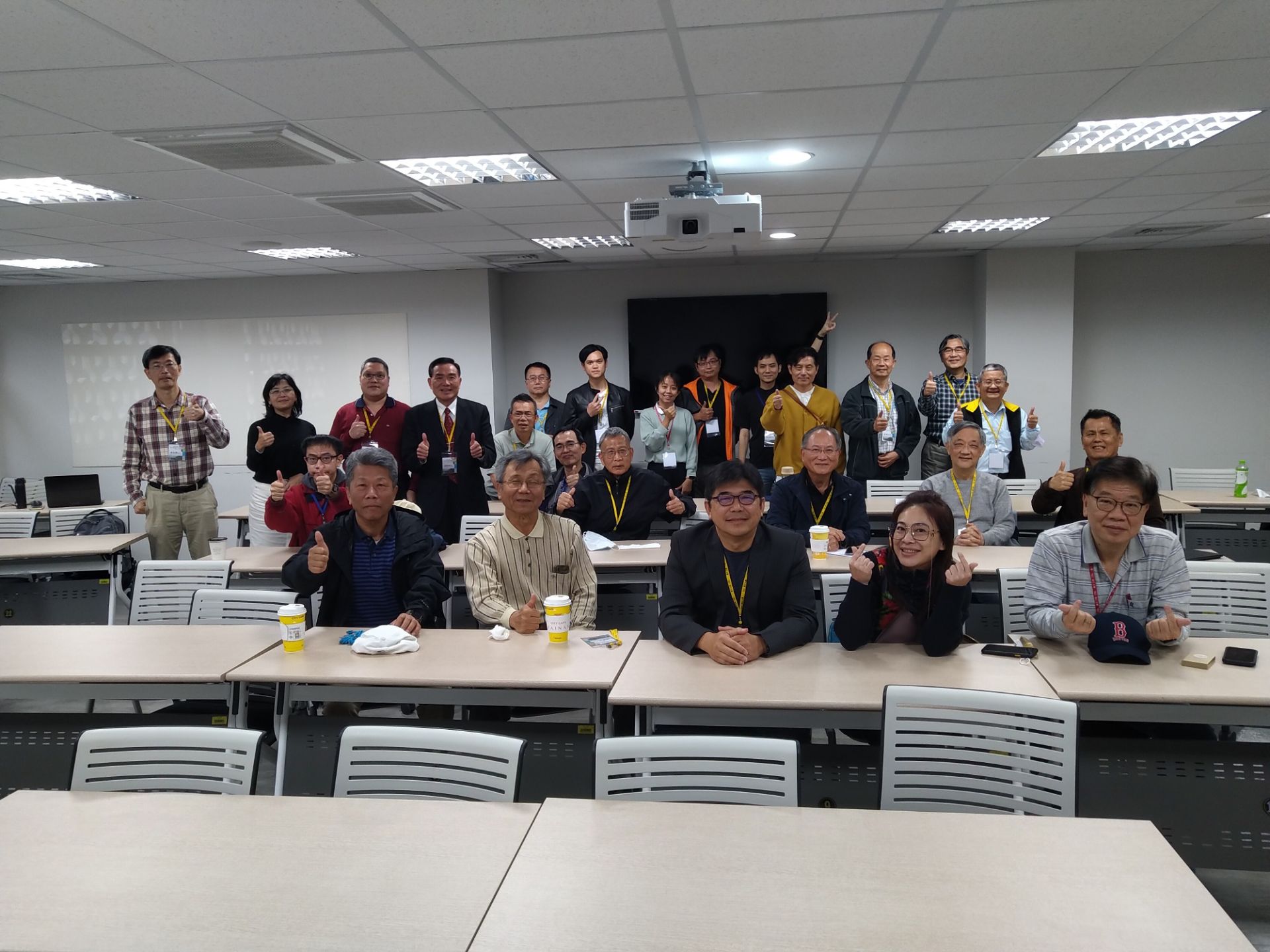 ALL_alumnis_24D10_B0EMaGb0Xg